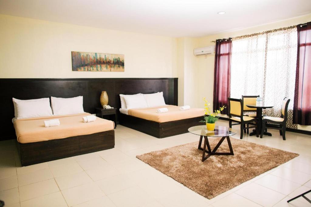 Ati-Atihan Festival Hotel Калибо Экстерьер фото